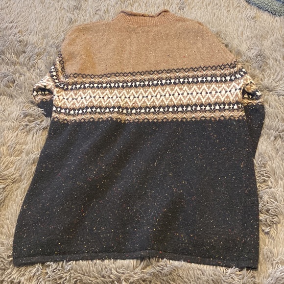 Multi color sweater - Picture 2 of 2